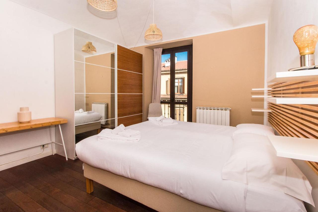 Appartement Colorful Statuto Square Design Apart à Turin Extérieur photo