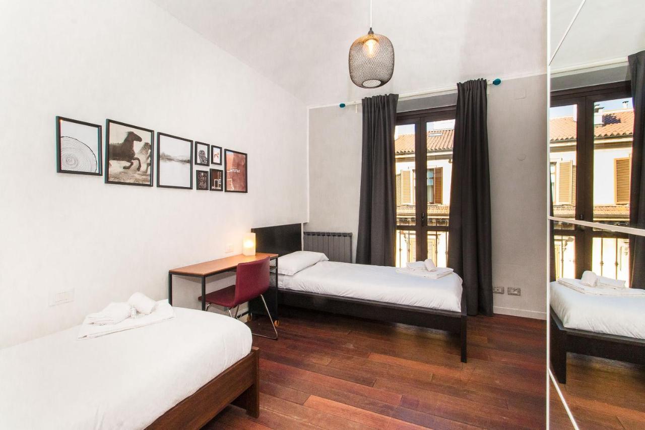 Appartement Colorful Statuto Square Design Apart à Turin Extérieur photo