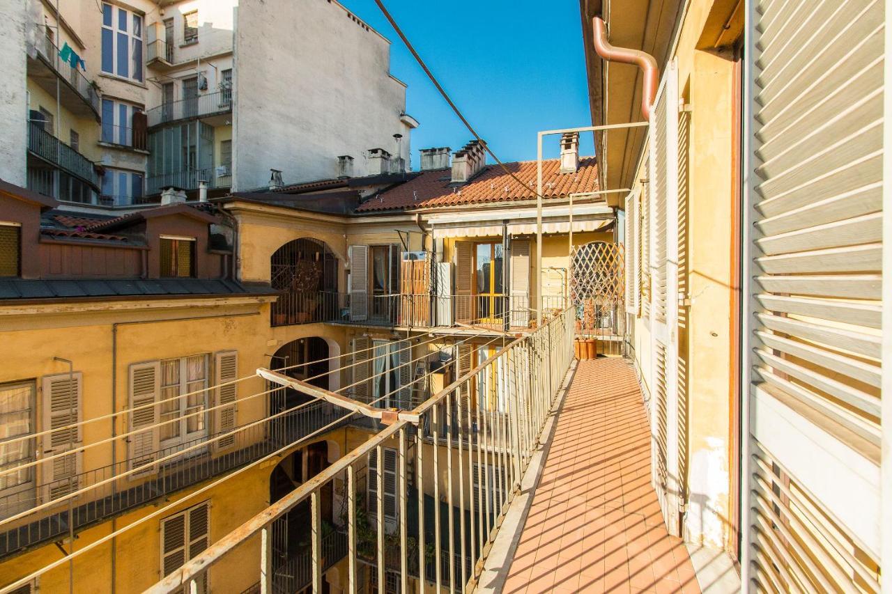 Appartement Colorful Statuto Square Design Apart à Turin Extérieur photo